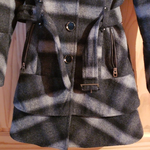 Coat - Picture 3 of 7